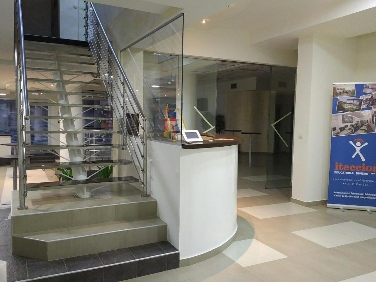 Каштел Pancevo Hotell Eksteriør bilde