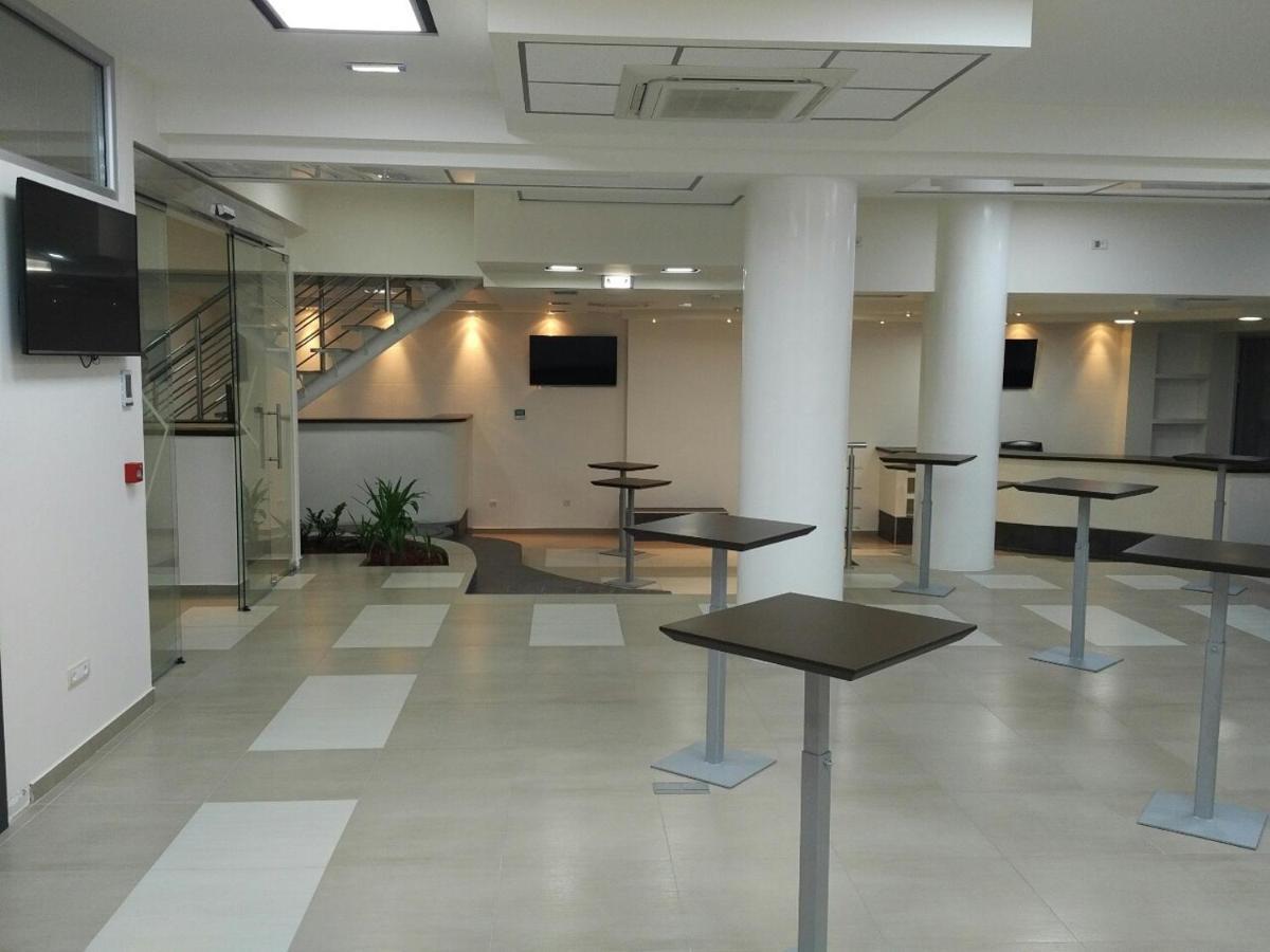 Каштел Pancevo Hotell Eksteriør bilde
