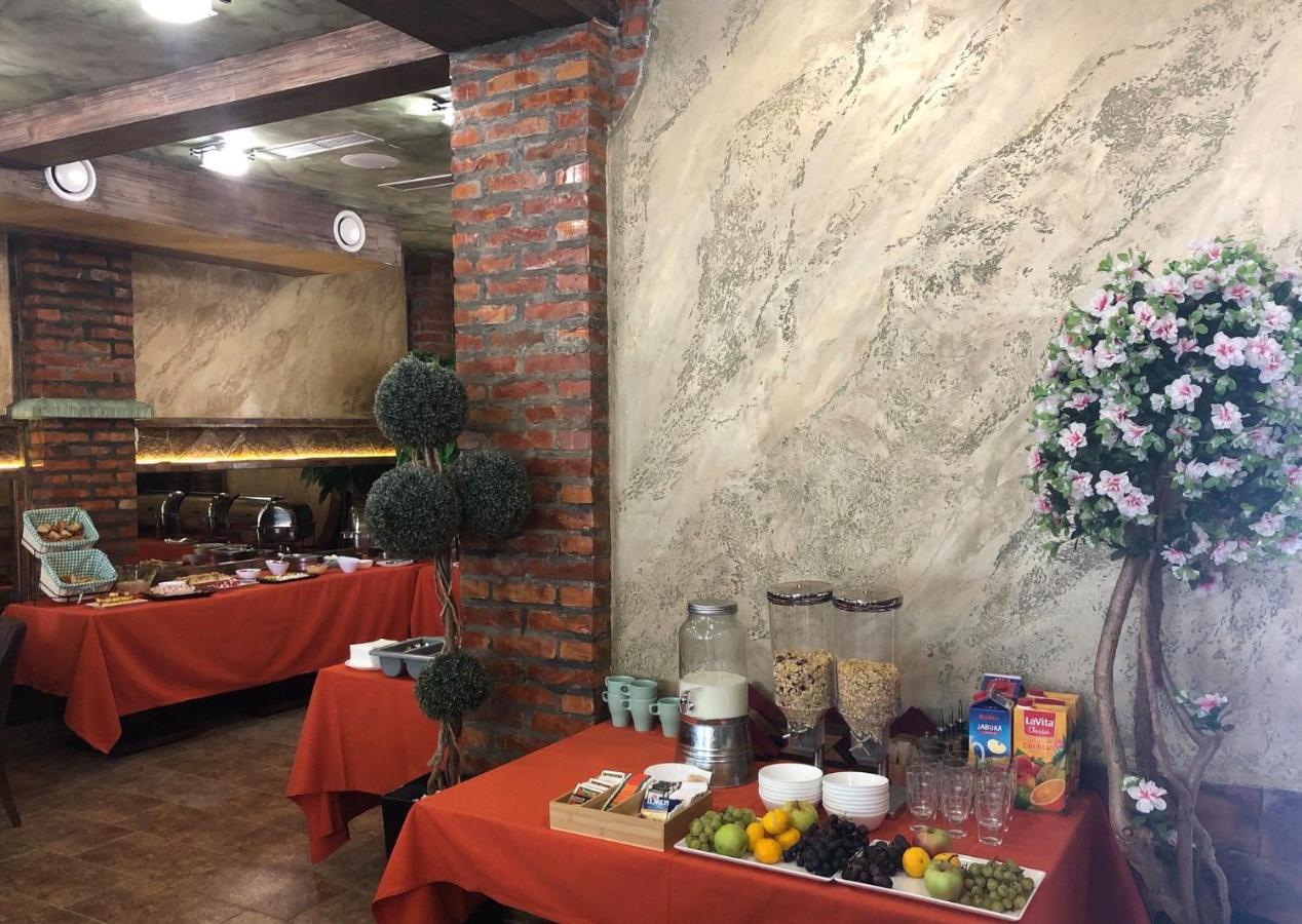 Каштел Pancevo Hotell Eksteriør bilde