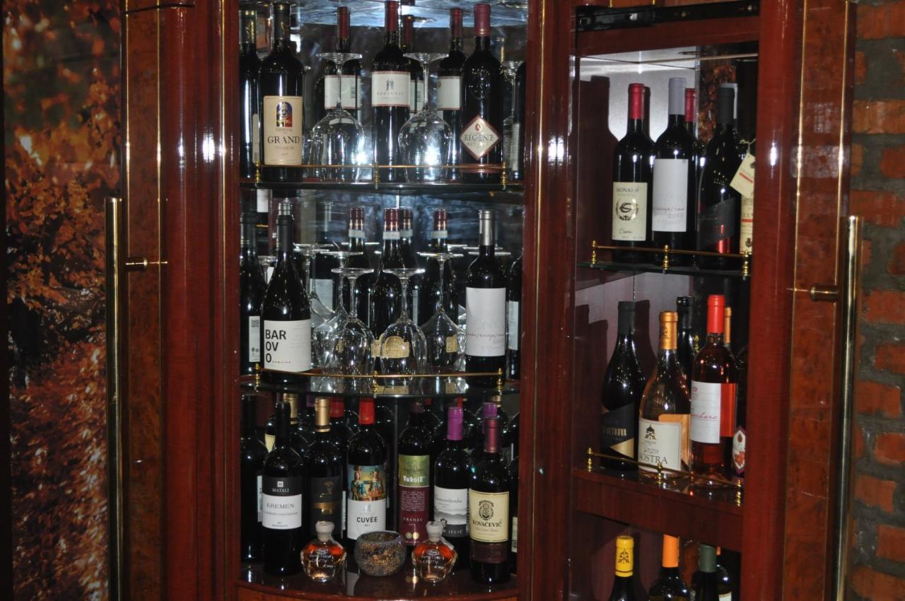 Каштел Pancevo Hotell Eksteriør bilde