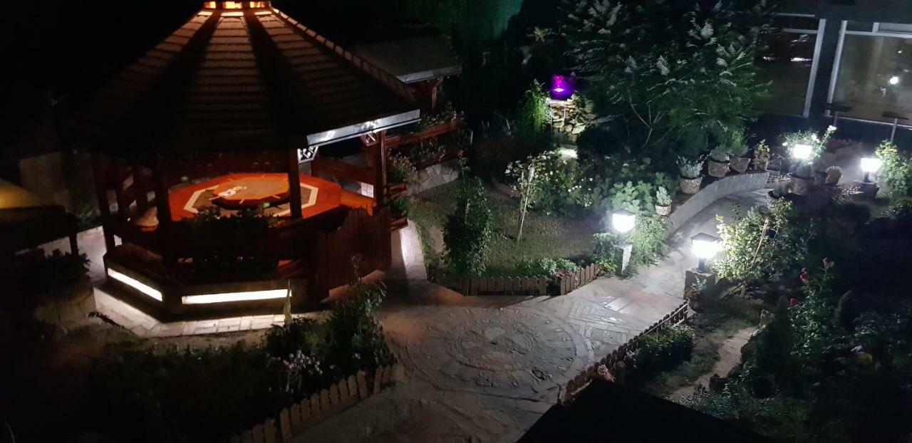 Каштел Pancevo Hotell Eksteriør bilde