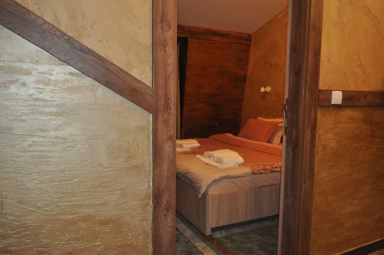 Каштел Pancevo Hotell Eksteriør bilde